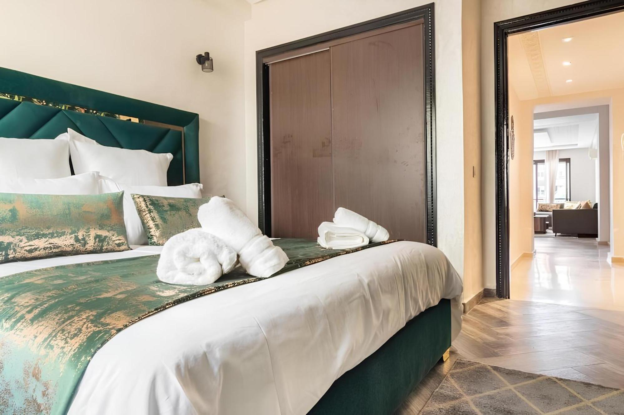 C-Appartement De Luxe Plein Centre De Gueliz Avec Piscine Parking Wifi Netflix Марракеш Экстерьер фото